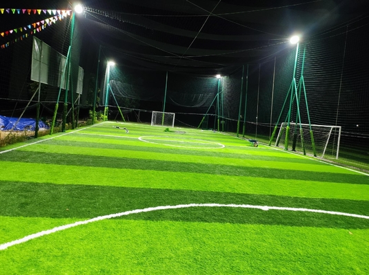 CHINA Relvado artificial do futebol do alto densidade 55mm com almofada de choque fornecedor