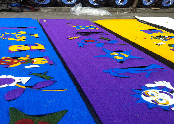 CHINA Do relvado sintético colorido do campo de jogos da decoração grama de tapete artificial 3000 DTEX fornecedor