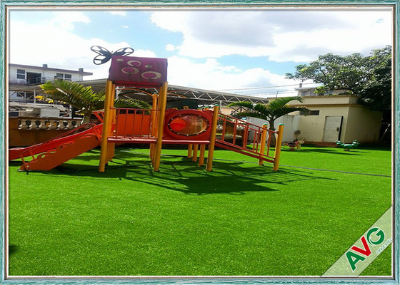 CHINA 35 da altura milímetros de grama artificial exterior da manutenção fácil para o parque de diversões das crianças fornecedor
