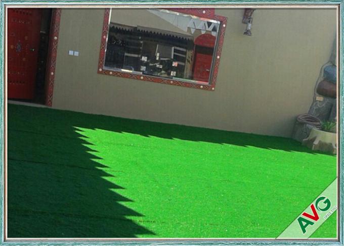 Verde artificial exterior do campo de grama da casa material do PE + dos PP/cor verde-maçã 0