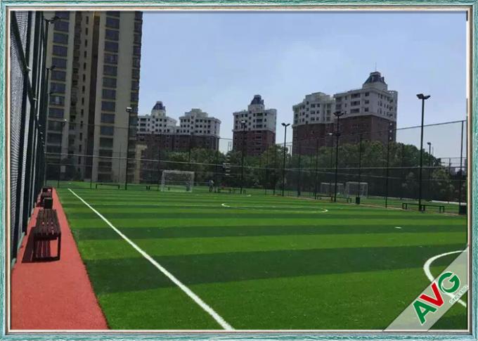Relvado artificial verde-maçã/do campo verde do futebol 10000 resistentes UV de Dtex 0