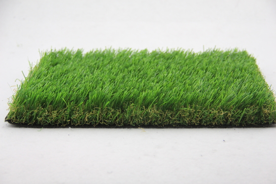 CHINA Relvado exterior verde natural 35mm de Footbal da grama da colocação da grama de tapete do jardim fornecedor
