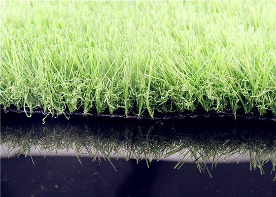CHINA a grama artificial de vista real durável do jardim de 55mm atapeta a elasticidade alta fornecedor