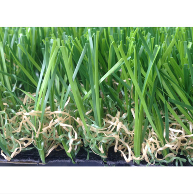 CHINA W deu forma ao relvado artificial do gramado da falsificação da grama do jardim do fio com o revestimento do látex de SBR fornecedor