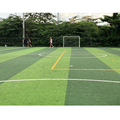 CHINA Os esportes atapetam para pavimentar o relvado artificial do futebol exterior PP + revestimento protetor da gaze fornecedor