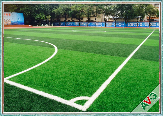 CHINA Relvado sintético 13000 Dtex do futebol do ISO 14001 para o campo de futebol profissional fornecedor