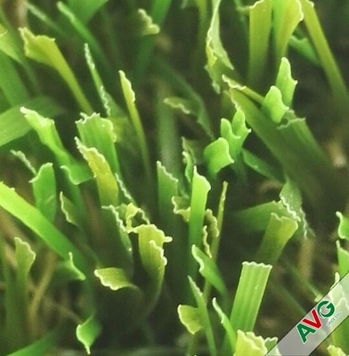 CHINA Grama artificial exterior da resistência alta do tempo/tapete sintético da grama fornecedor