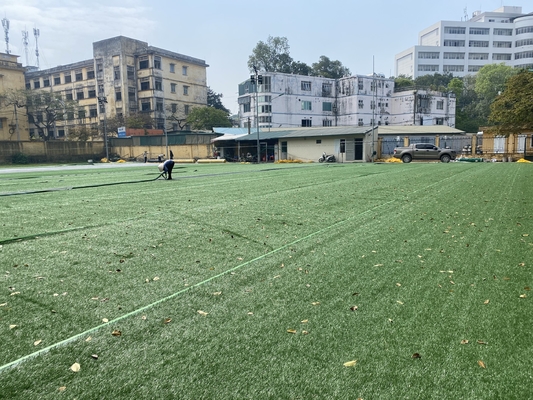 O futebol artificial da multi finalidade grama 45mm para o campo de futebol ISO9001 fornecedor