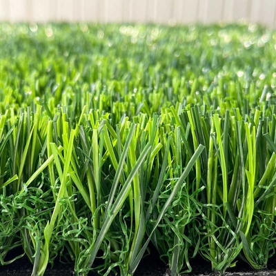 Grama verde artificial do PE para o parque, decoração interna do campo de jogos fornecedor