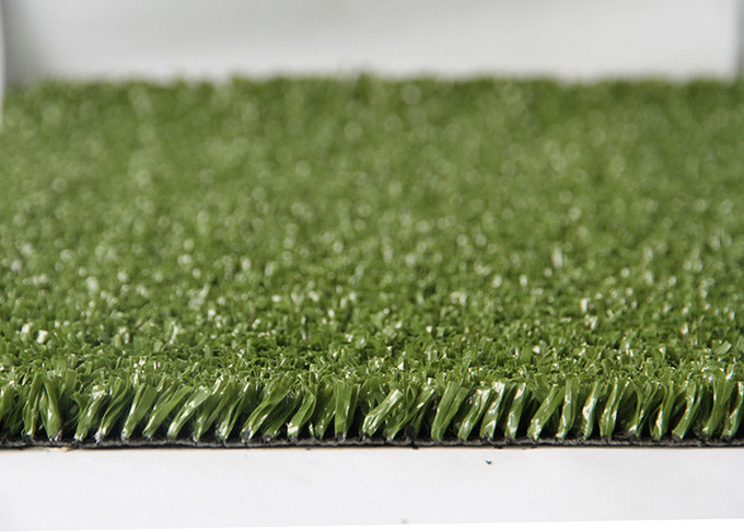 Verde de colocação artificial da grama do campo de tênis falso do relvado com a pastagem da almofada de choque 0